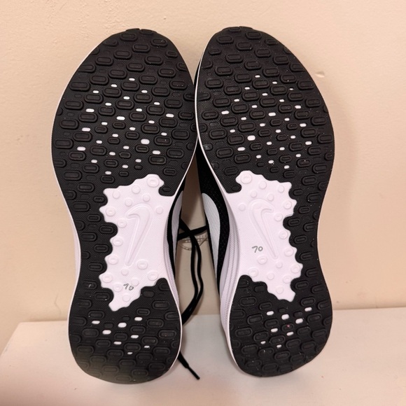 NWT Nike Men\'s Black and White Athletic Shoes